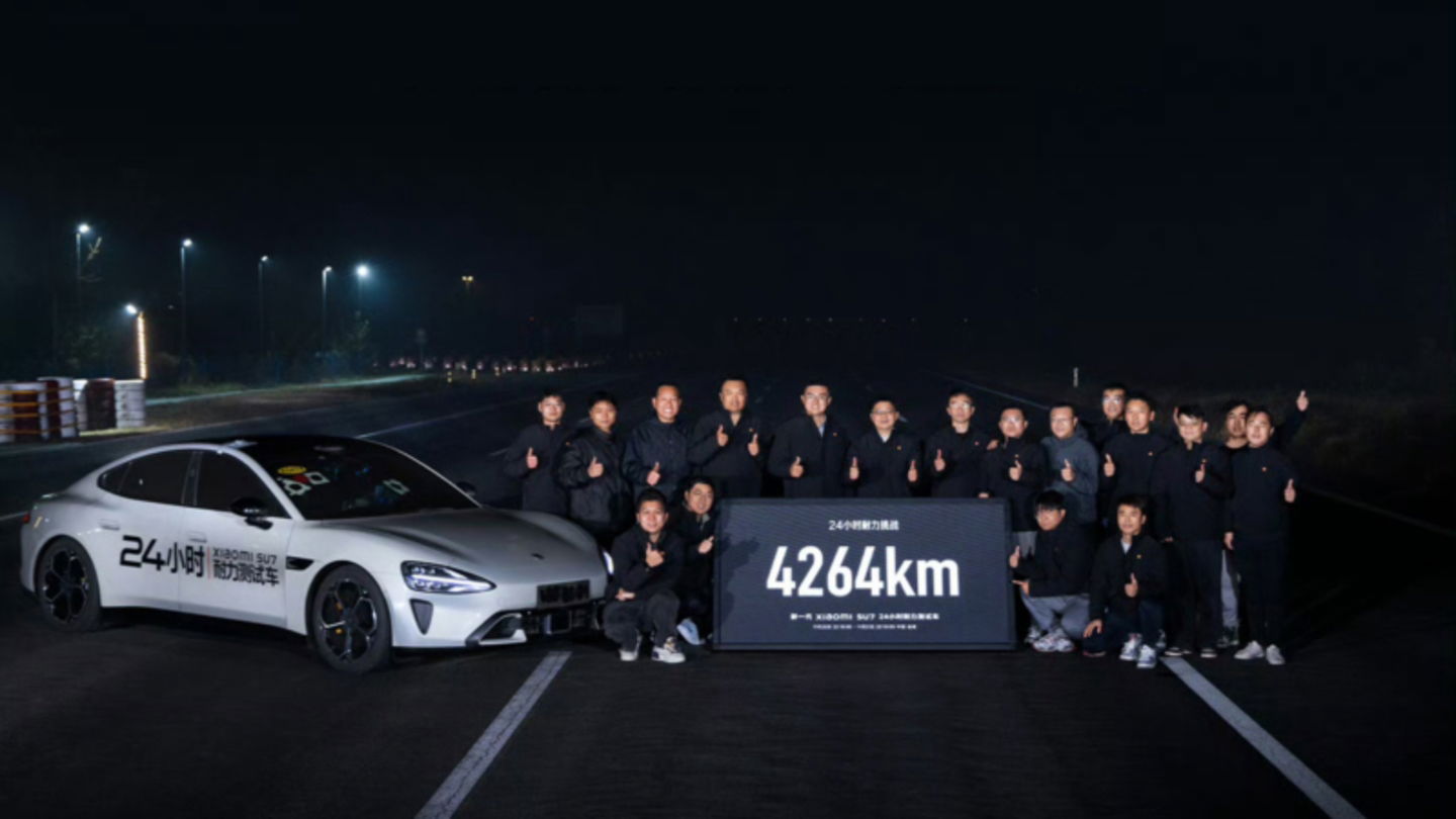 Xiaomi destroza el récord de Xpeng: el nuevo SU7 recorre 4.264 km en 24 horas parando solo a cargar