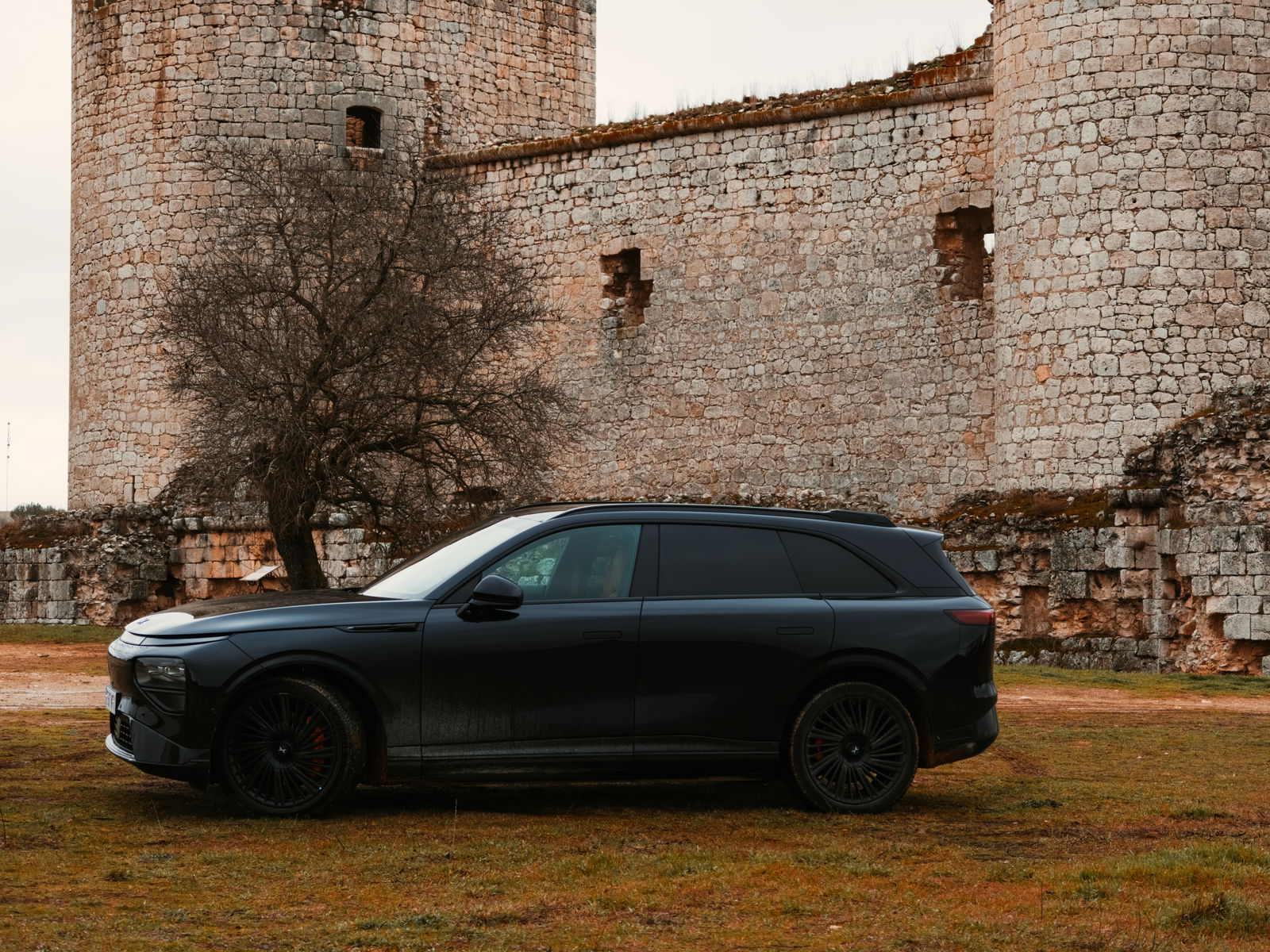 Vista lateral del Xpeng G9 Performance