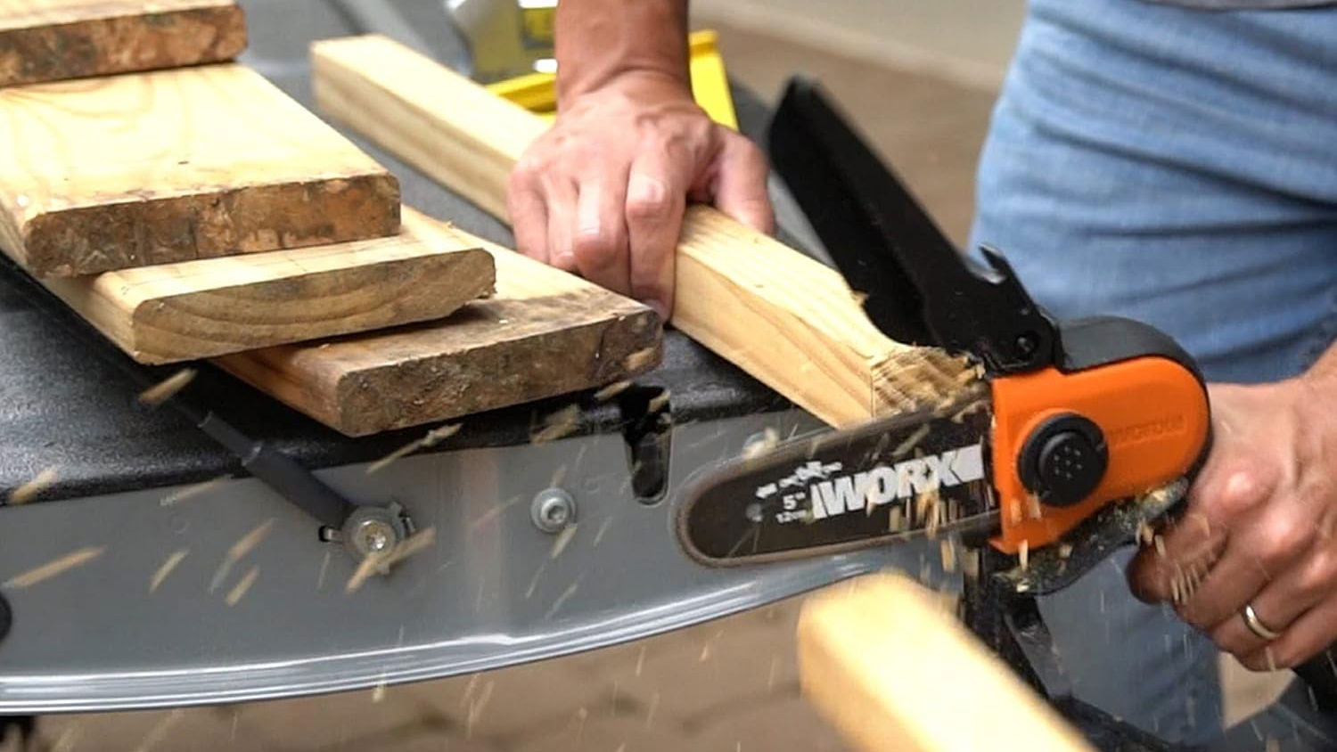 WORX Minimotosierra WG324E.1 madera