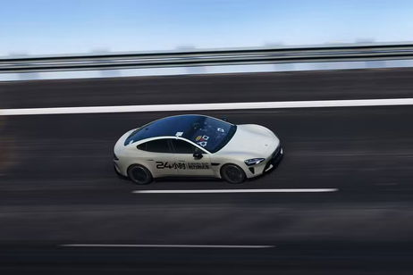 Xiaomi destroza el récord de Xpeng: el nuevo SU7 recorre 4.264 km en 24 horas parando solo a cargar