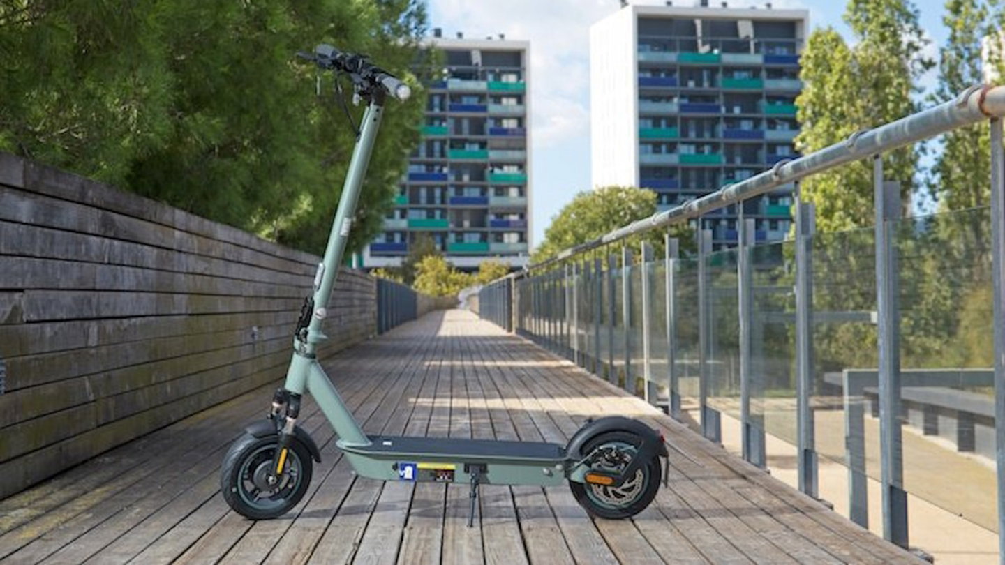 ZWHEEL ZFox Max: El patinete eléctrico que redefine la economía y la seguridad