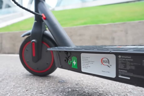 Este patinete eléctrico va a hacer que olvides el tráfico: 30 km/h y batería para todo el día por menos de 140 euros