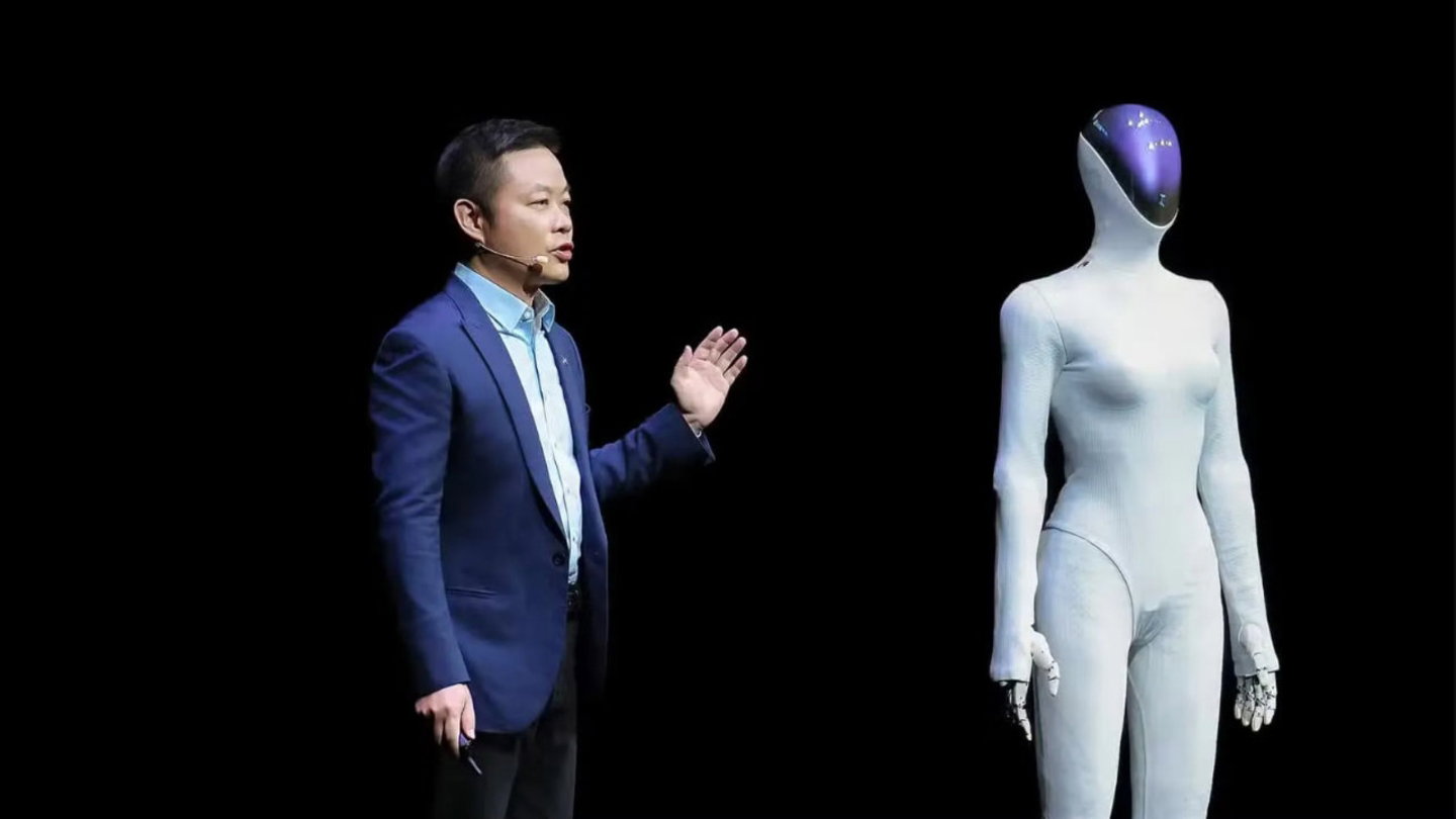 XPeng Iron: El Robot Humanoide que Se Estampó y Aprendió a Caer