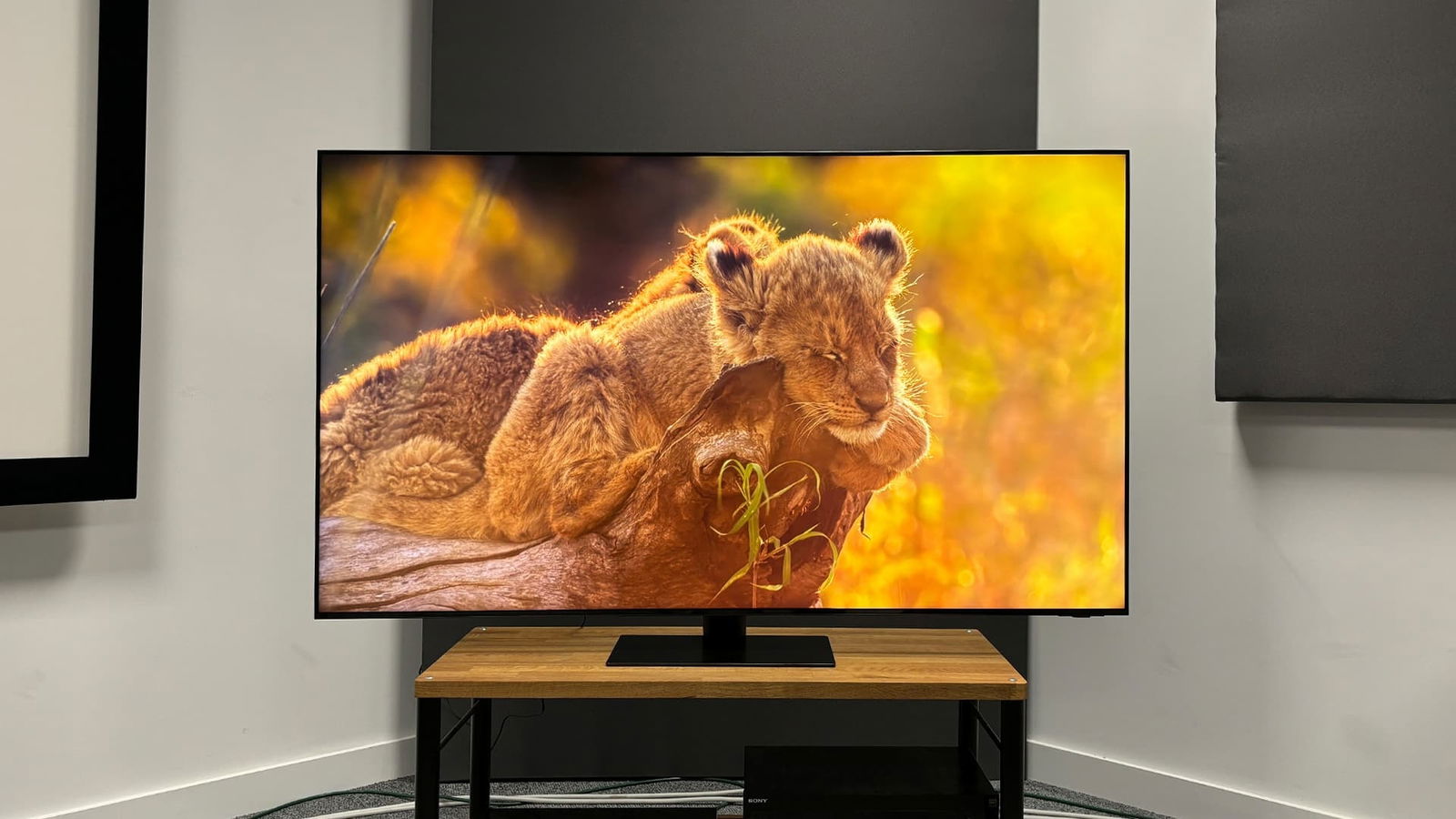 Si buscas una Smart TV gigantesca de 65 pulgadas, entonces esta opción de Samsung merece la pena