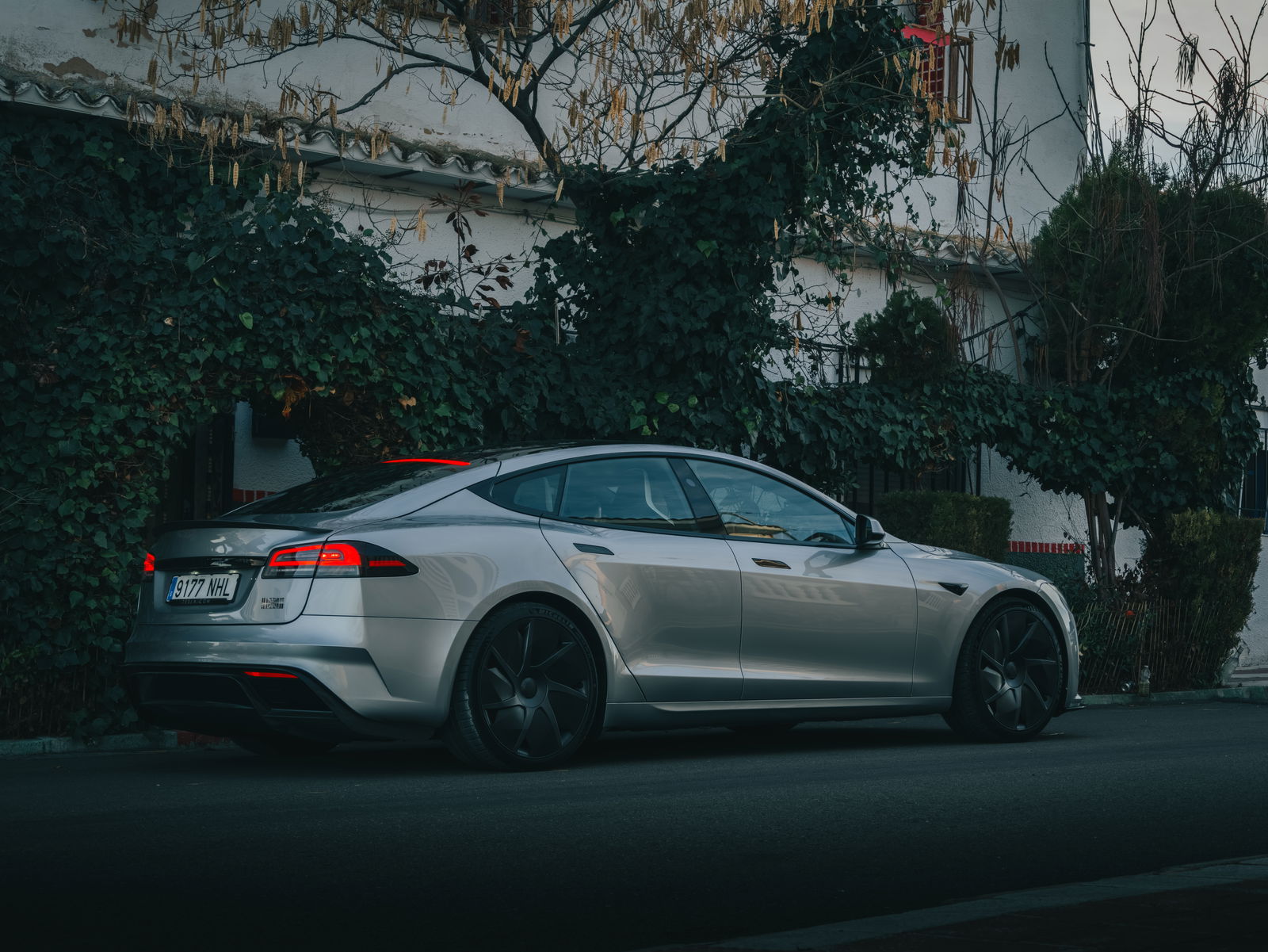 Tesla Model S Plaid vista lateral