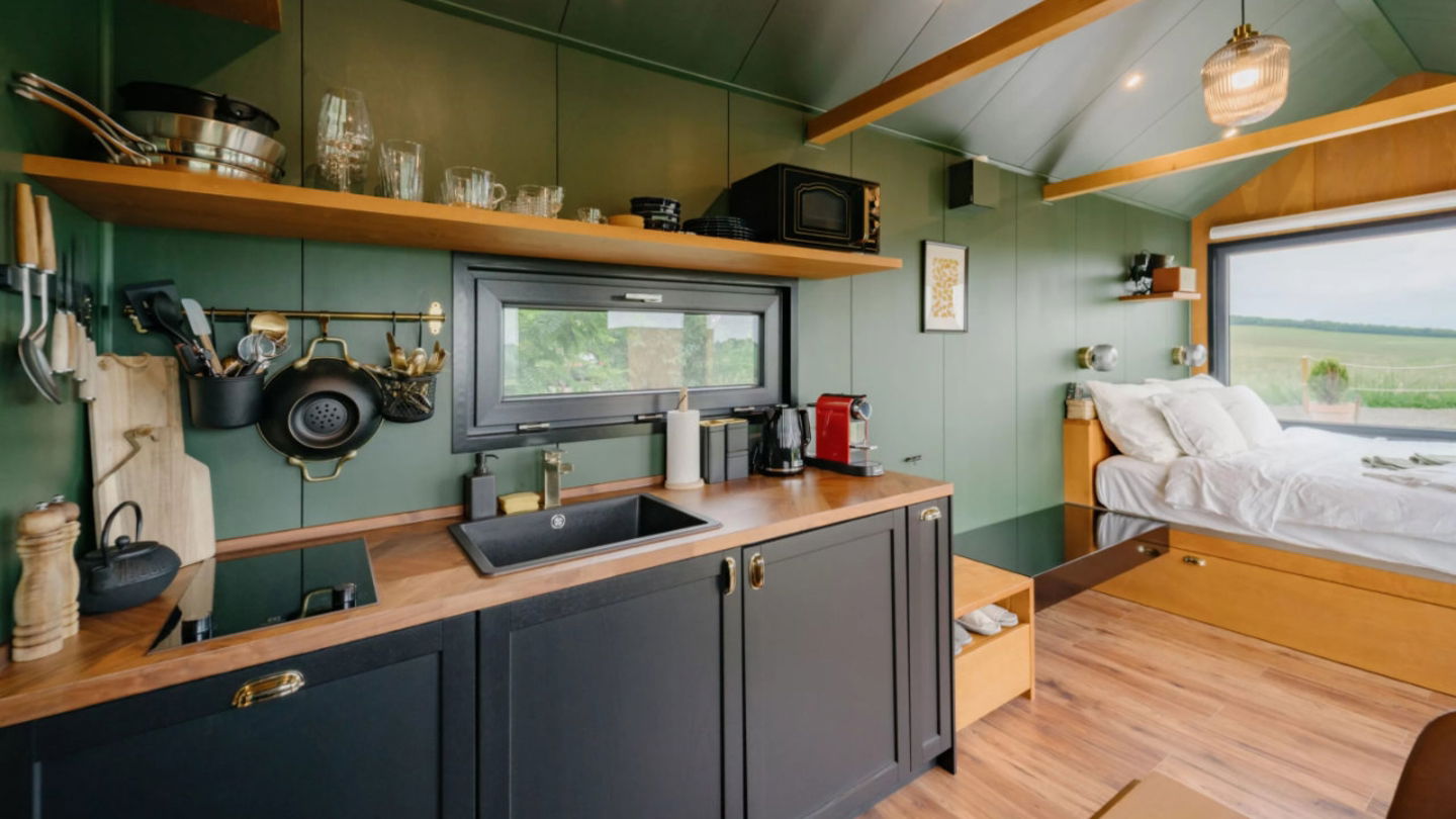 Tiny Amsterdam - Cocina y cama