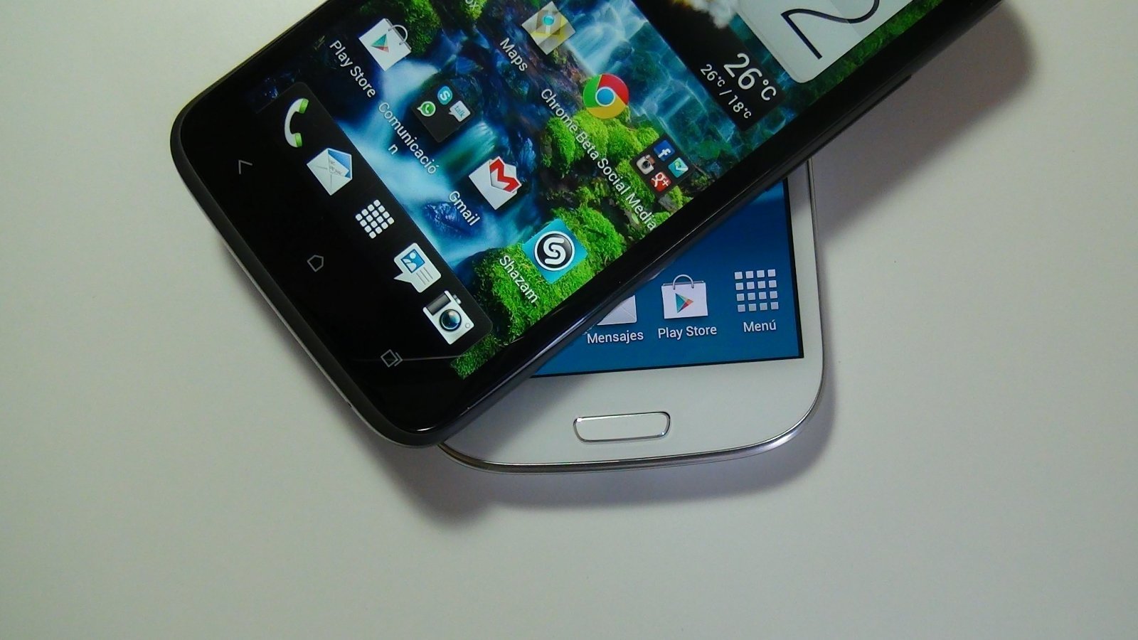 HTC One X vs Samsung Galaxy S III detalle