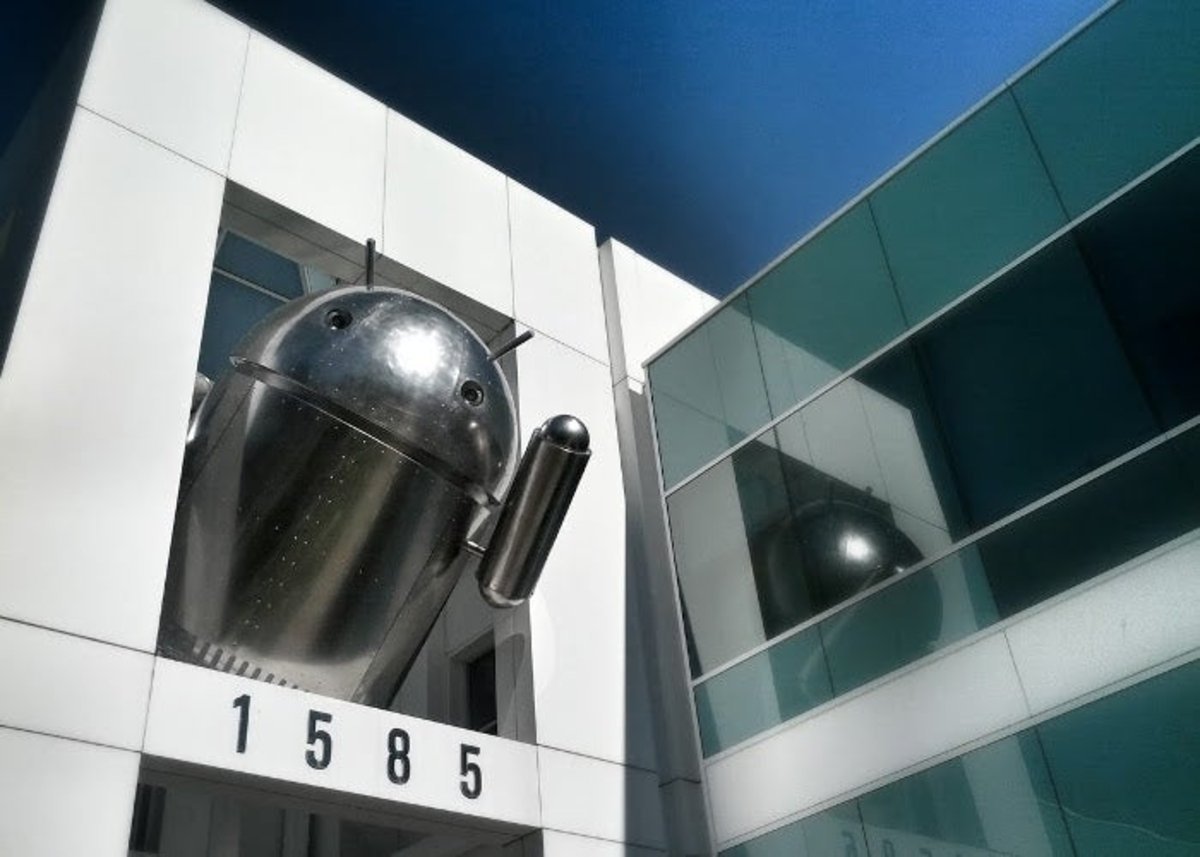 Foto de la Estatua cromada de Android del Googleplex