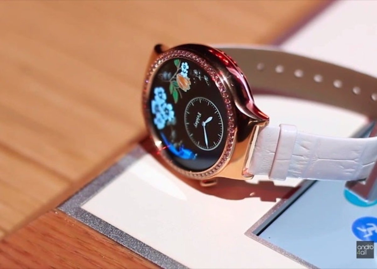 Huawei patenta un ingenioso smartwatch con un compartimento para guardar los auriculares
