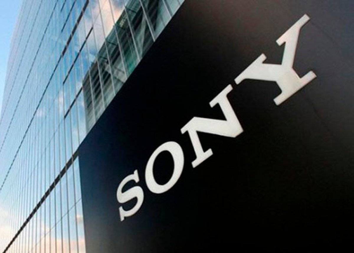 "Despacito y buena letra": el smartphone plegable de Sony no saldría al mercado hasta 2020