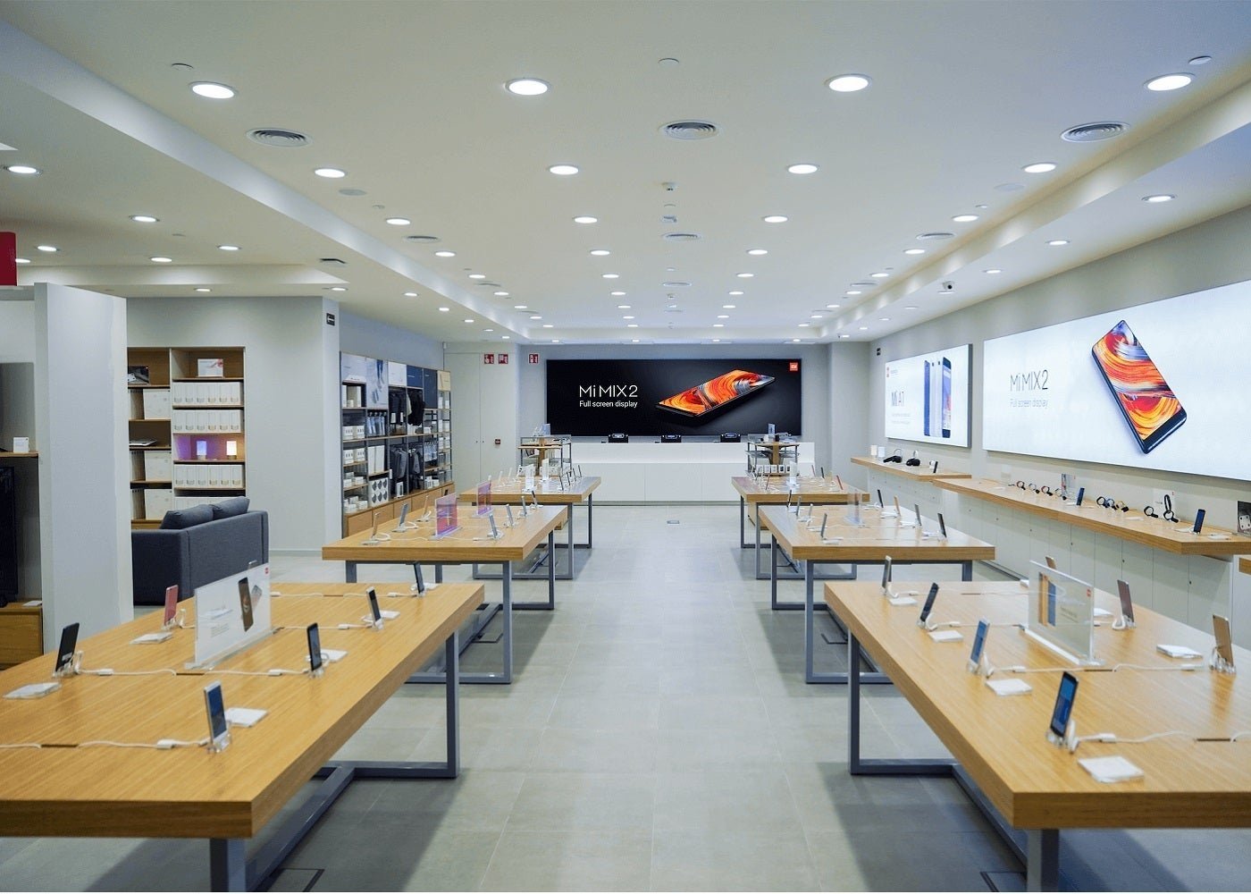 ¡Xiaomi abre hoy su primera tienda en Granada y la quinta en Madrid!