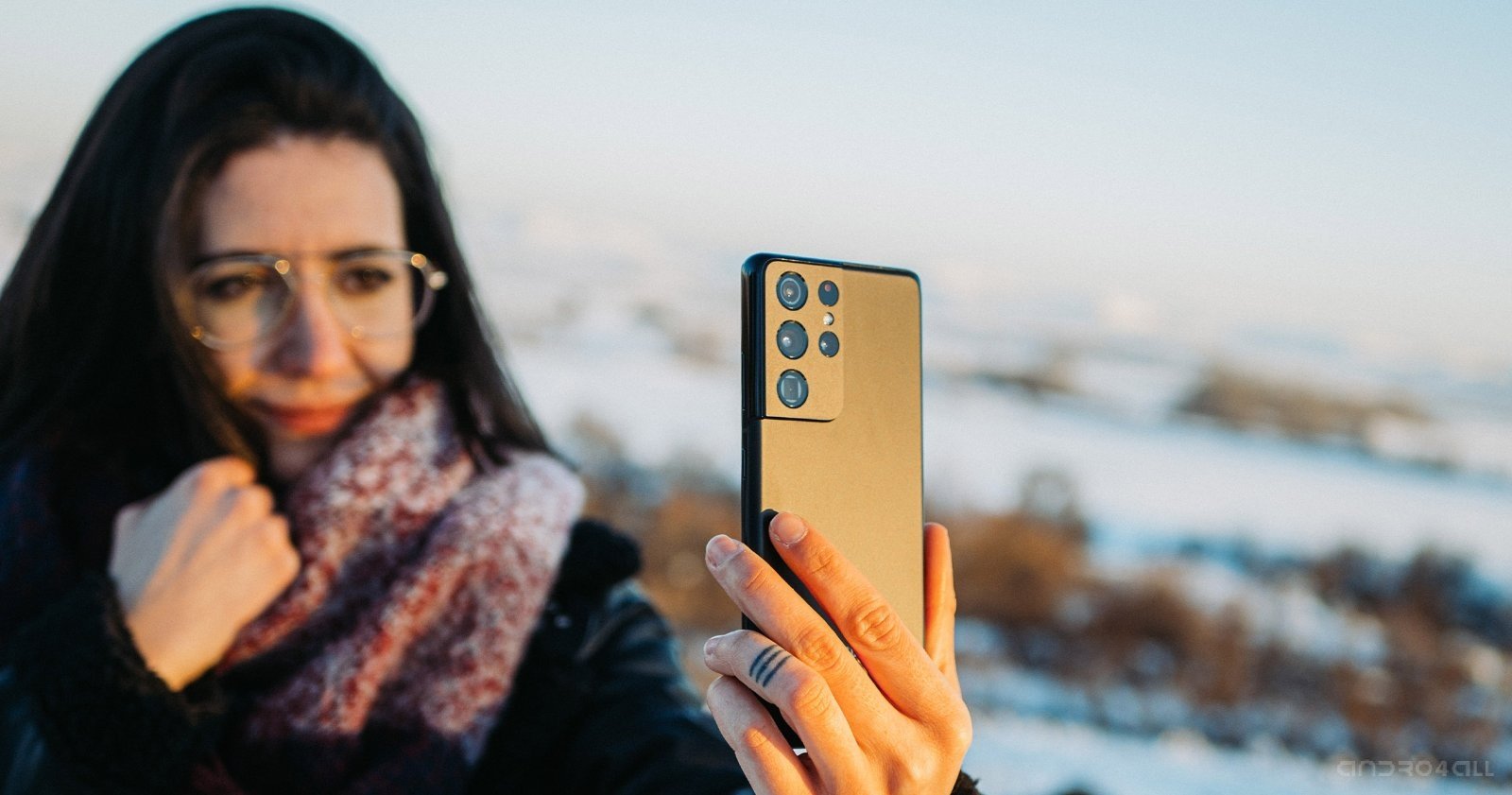¿Tienes un móvil Samsung? Desactiva este ajuste en las opciones para hacer mejores selfis