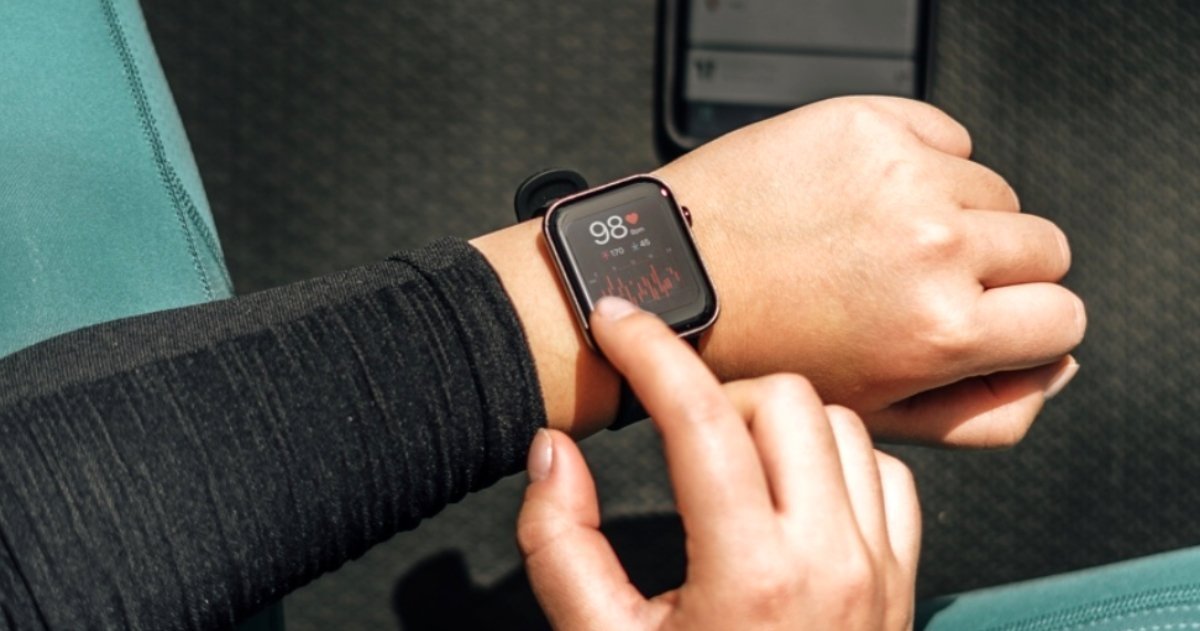 Solo 50 euros: este reloj inteligente en oferta equipa funciones que no tiene ni el Apple Watch